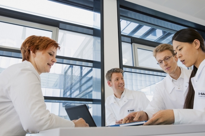 바스프, 2030년까지 그룹 내 여성 관리직 비율 30%까지 끌어올린다 - 산업종합저널 화학
