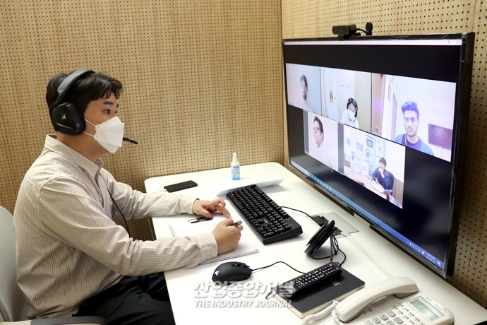 [포토뉴스] 코로나19로 대다수 전시회 취소·연기, 화상상담으로 판로개척 - 산업종합저널 동향