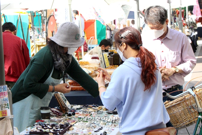 [포토뉴스] G밸리 입주기업 등 코로나19 피해 극복 위해 1천300개 물품 내놔 - 산업종합저널 동향