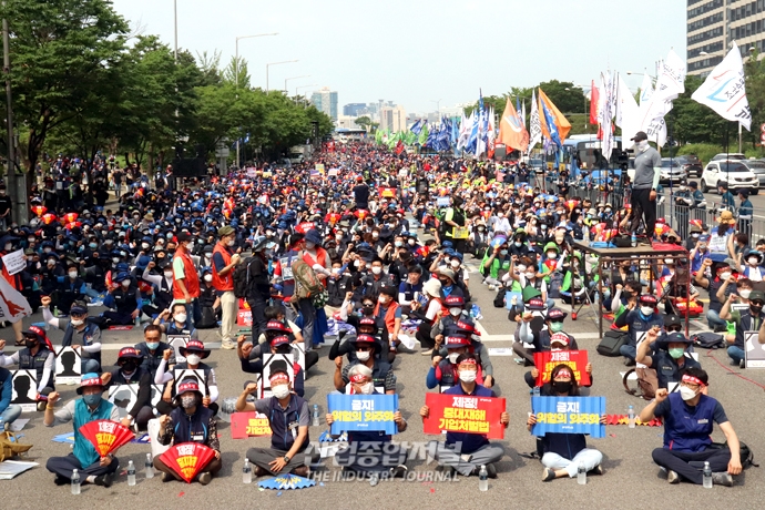 [포토뉴스] 민주노총 ‘국회는 중대재해기업처벌법 즉각 제정하라’ - 산업종합저널 정책