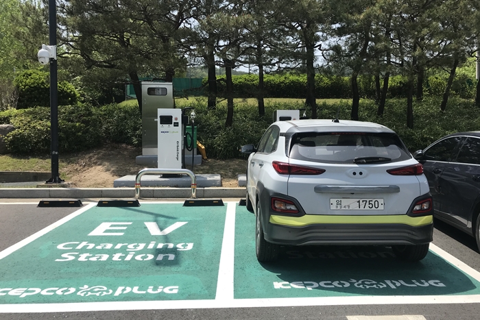 전기차에 충전 플러그 꽂기만 하면 충전, Plug&Charge 기술 개발 - 산업종합저널 동향