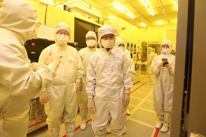 탈(脫) 일본 독과점 기술, 한국 소부장 산업 생태계 구축 - 산업종합저널 동향