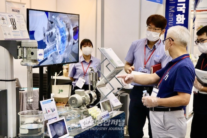 [포토뉴스] 코로나19 상황 속 국내 화학 산업 트렌드는? - 산업종합저널 전시회