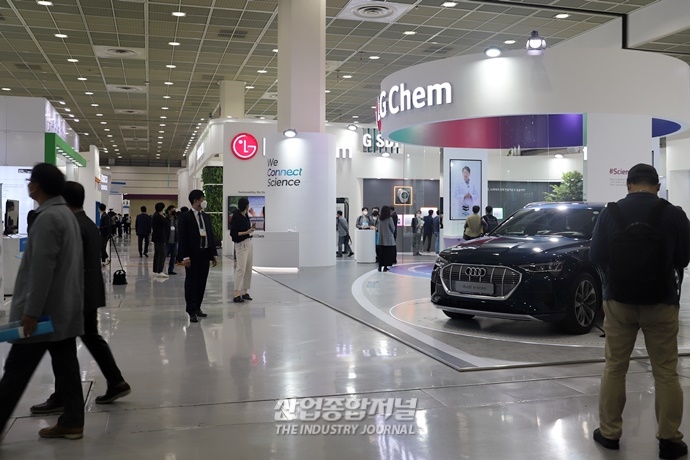 [포토뉴스] 코로나19 속 ‘인터배터리 2020’ 개최…배터리 산업 관심 ↑ - 산업종합저널 전시회