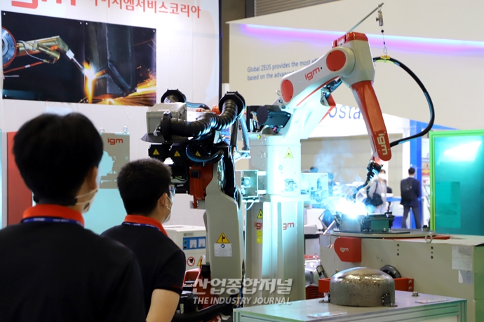 [포토뉴스] 코로나19로 더 주목받는 로봇 ‘한눈에’ - 산업종합저널 전시회