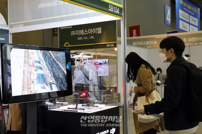 [포토뉴스] 2020 한국건설안전박람회, 각종 스마트 건설 안전 솔루션 제시 - 산업종합저널 전시회