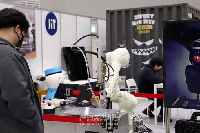 [포토뉴스] SMATEC 2020, 포스트 코로나 시대 스마트공장 솔루션 제시한다 - 산업종합저널 전시회