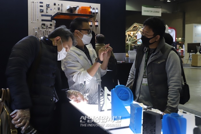 [포토뉴스] ‘인사이드 3D 프린팅’, 3D 프린터 현주소와 방향성 제시 - 산업종합저널 전시회