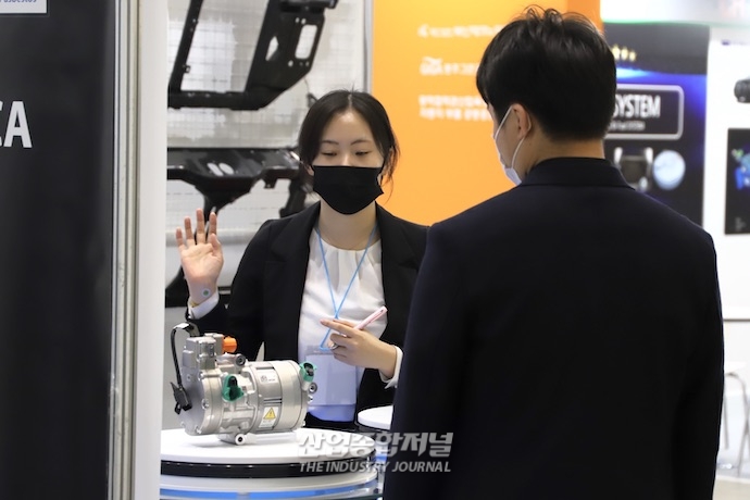 [포토뉴스] 국내 자동차 부품업체 수출 확대 기대 - 산업종합저널 전시회