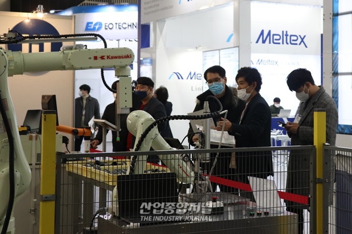 [포토뉴스] 사회적 거리두기 단계 재격상, ‘그래도 전시회는 계속된다’ - 산업종합저널 전시회