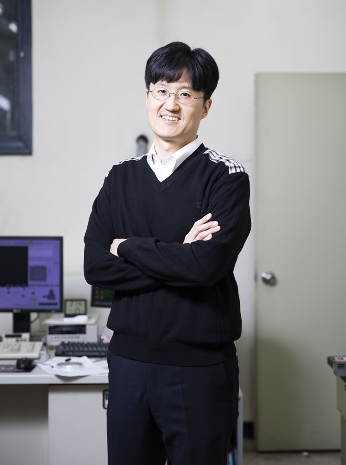 [Scientist] 고려대 박홍규 교수 “개발된 나노레이저, 모서리 상태 고유특성 잘 보여줘” - 산업종합저널 전자