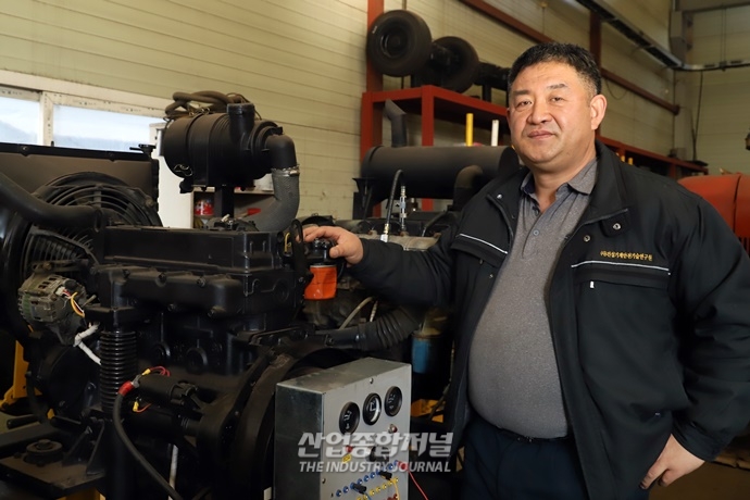 [Engineer②] 건설기계 정비사 양성에 힘쓰는 ‘우수숙련기술자’, 채용규 대표 - 산업종합저널 기계