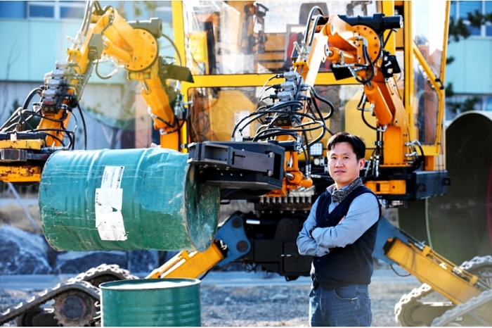 [Scientist] 생기원 조정산 박사, 로봇팔 달린 ‘재난대응 특수목적기계’ 개발 - 산업종합저널 로봇