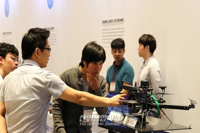 [포토뉴스] 2019 무인이동체 산업엑스포, 국내 무인이동체 산업 활성화 ‘노력’ - 산업종합저널 전시회