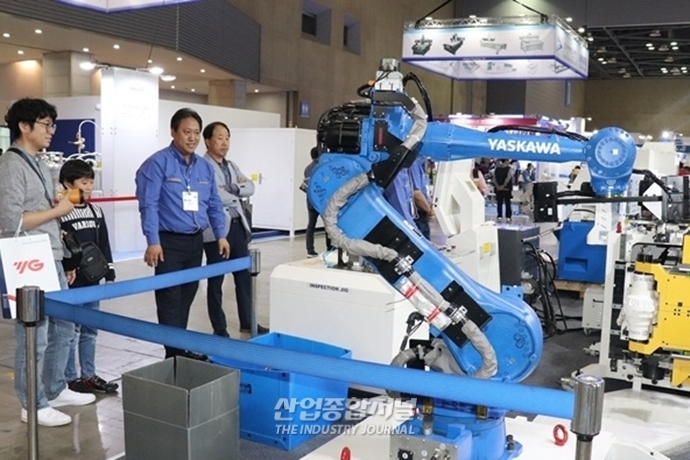 [포토뉴스] 협동로봇부터 스마트 건설기계까지 - 산업종합저널 전시회