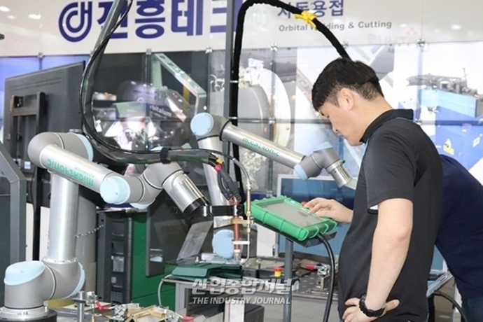 [포토뉴스] 협동로봇부터 스마트 건설기계까지 - 산업종합저널 전시회