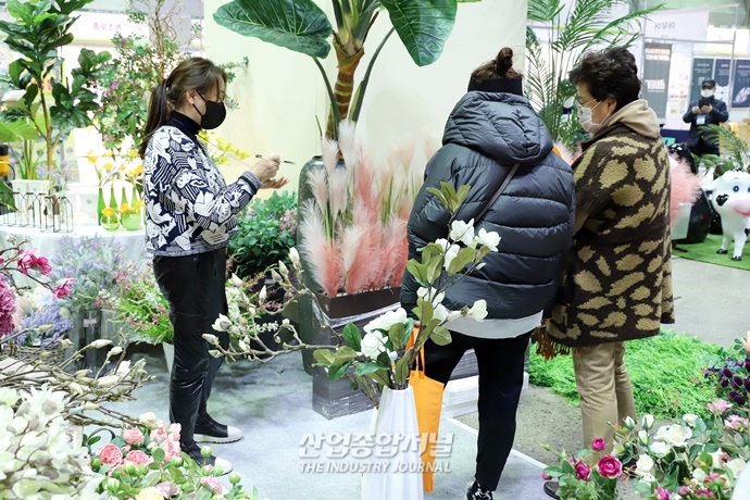 [산업 View] 코로나19가 바꿔놓은 조경 산업 트렌드 '한눈에' - 산업종합저널 전시회