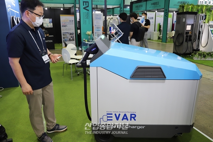 [산업View] 전기차 충전기...‘각양각색’ - 산업종합저널 전시회