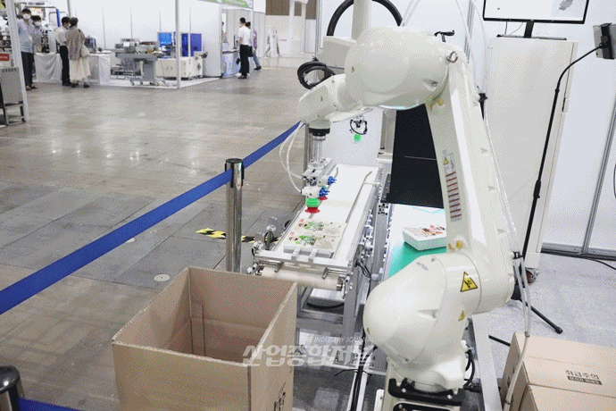 [움짤뉴스] "어떤 방향이든 척척 물건을 옮겨요" - 산업종합저널 전시회