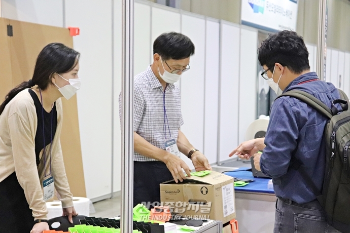 [산업 View] B2B 비즈니스 현장, 열정적인 커뮤니케이션 - 산업종합저널 전시회