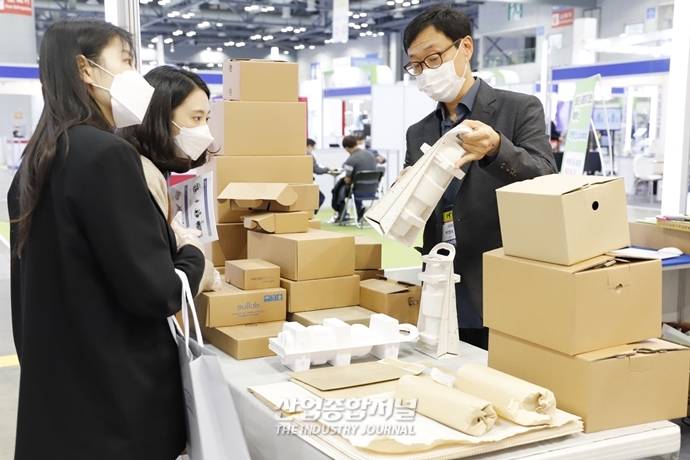 [산업VIEW] ‘에어캡’ 대신 ‘종이 완충재’…"환경이 먼저" - 산업종합저널 전시회