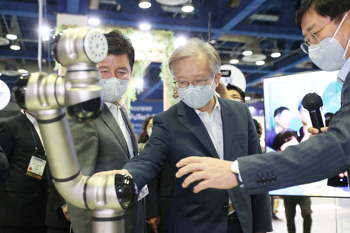 상생형 스마트공장 구축기업 전시행사, ‘2021 스마트비즈엑스포‘ - 산업종합저널 전시회