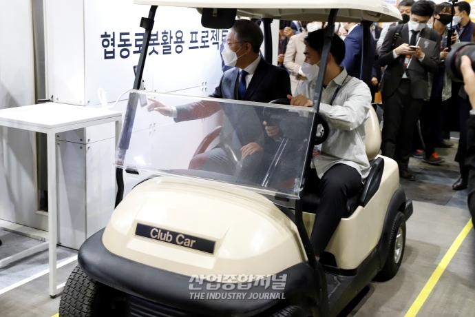 [산업VIEW] 로보월드 방문한 이재명 대선후보 “성장 산업 육성해야” - 산업종합저널 전시회