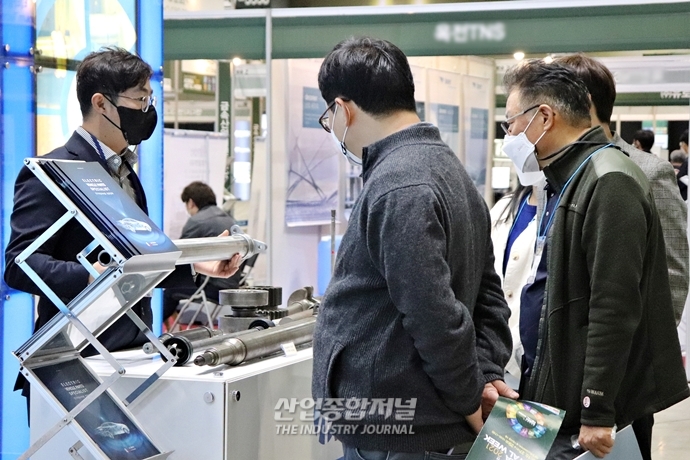 [산업View] 참가업체도 참관객도 비즈니스 열기 ‘뜨거워’ - 산업종합저널 전시회