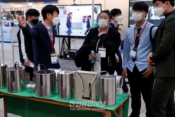 [산업VIEW] ‘2021 스마트제조·기계산업전’, 수처리 관련 제품 선보여 - 산업종합저널 장비