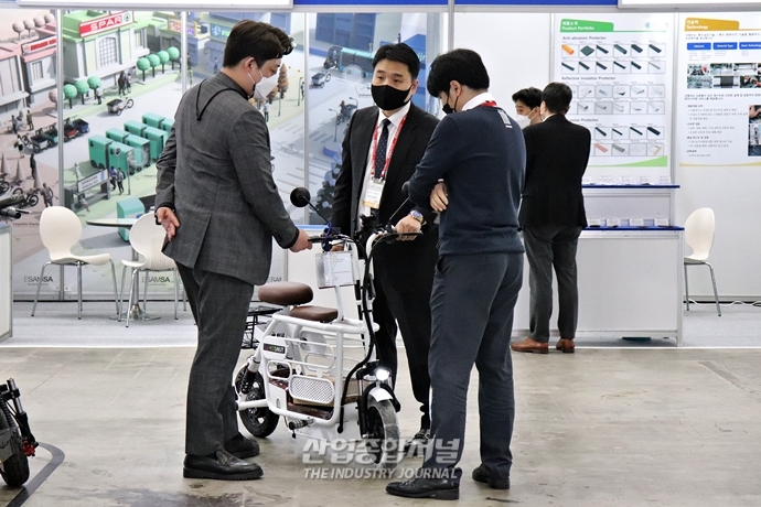[산업 View] 2021 한국 자동차 및 수송기계 산업전, 활발한 산업 B2B 현장 - 산업종합저널 전시회