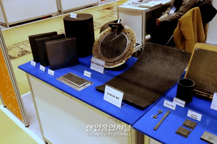 [산업VIEW]탄소섬유 융·복합한 ‘섬유소재’ 등장 - 산업종합저널 전시회