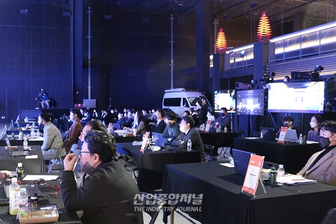 [산업VIEW]‘2021 NRP 데모데이’에서 물류창고용 VR 기술 선보여 - 산업종합저널 전시회