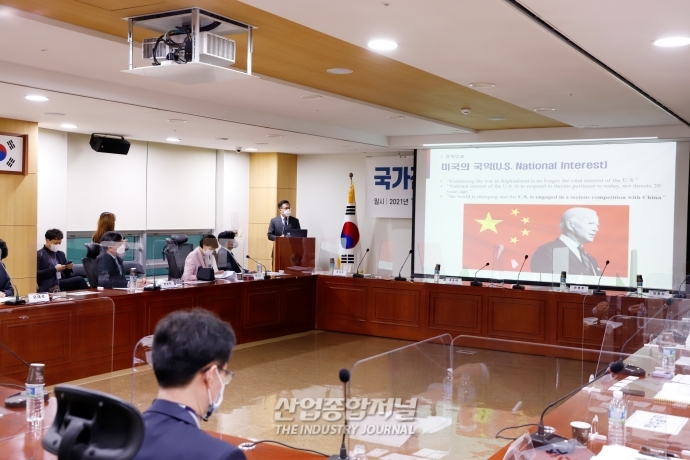 전략 기술 분야, 과학기술 육성 정책 통해 우수 인력 확보하고 대비해야 - 산업종합저널 동향