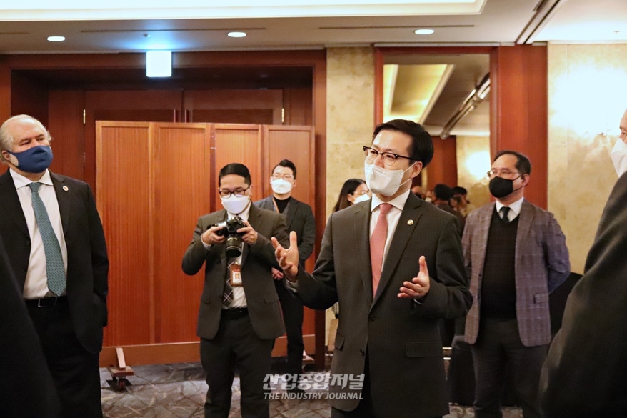 [산업View] 산업부, 9개 국가 주한대사와 공급망 협력 추진 - 산업종합저널 정책