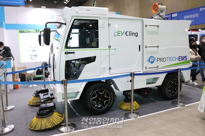 [산업VIEW] "골목길 청소도 내게 맡겨라"…전기차 이제 못하는 게 없네 - 산업종합저널 전시회