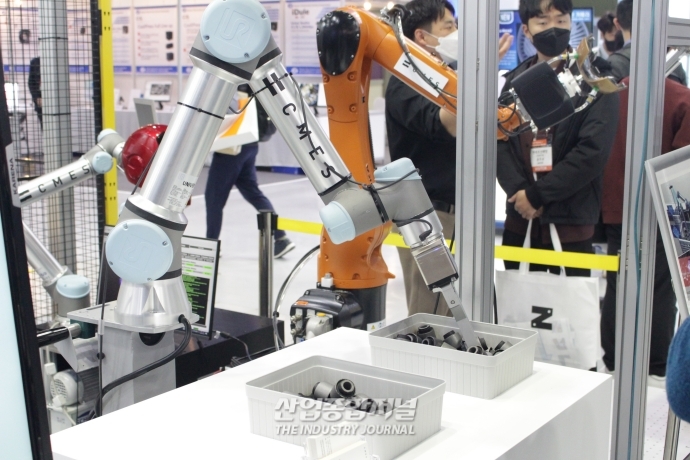 [SFAW 2022] “맡겨만 주세요”…자동화 로봇, 알아서 '척척' - 산업종합저널 전시회