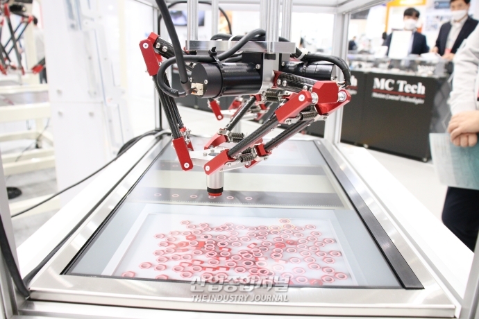 [SFAW 2022] 빠르고 섬세한 작업을 하는 델타로봇 - 산업종합저널 전시회