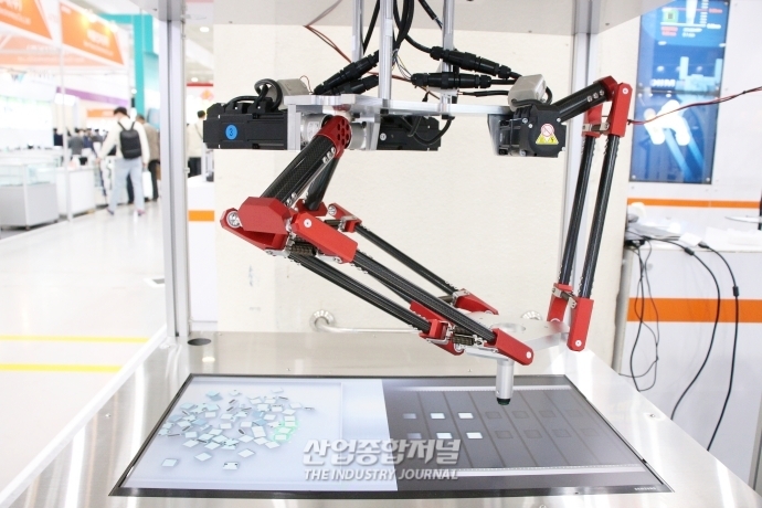 [SFAW 2022] 빠르고 섬세한 작업을 하는 델타로봇 - 산업종합저널 전시회