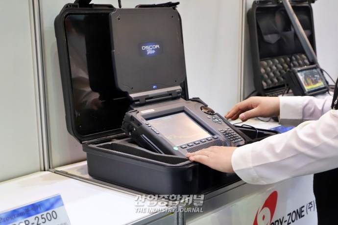 [산업VIEW] 불법 감청 잡아내는 ‘스펙트럼 분석기’ - 산업종합저널 전시회