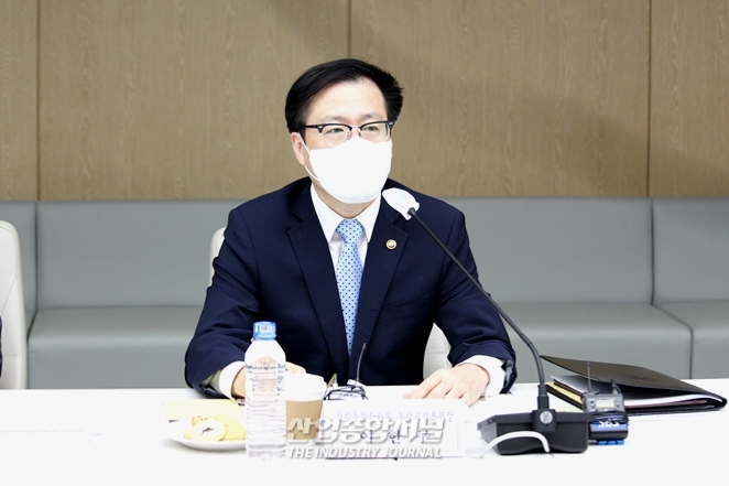 기계·정밀화학·자동차 부품 업계, 시장 추가 개방에 '경쟁력' 저하 우려 - 산업종합저널 동향