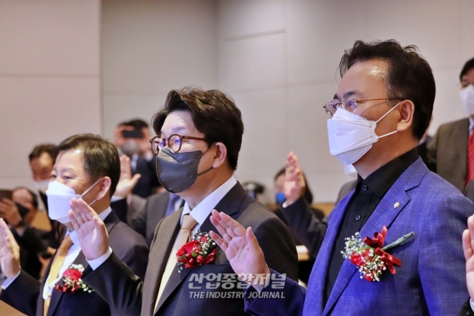 [산업VIEW] 시멘트업계, 지역 사회와 공존 위한 기금사업 추진 - 산업종합저널 정책