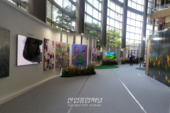 'Neo QLED 8K' 기술로 예술작품 감상…지친 일상에 휴식 제공 - 산업종합저널 전시회