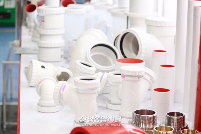 [산업VIEW] 불완전 시공 방지하는 배관 파이프 - 산업종합저널 전시회