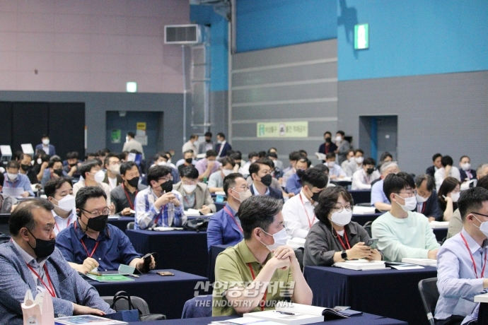 [산업VIEW] 기계설비 전시회…동향 교류로 활발 - 산업종합저널 전시회