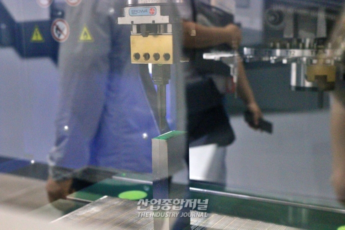 [SIMTOS 2022] 전력 활용해 금형 틀 제작하는 정밀기계 - 산업종합저널 전시회