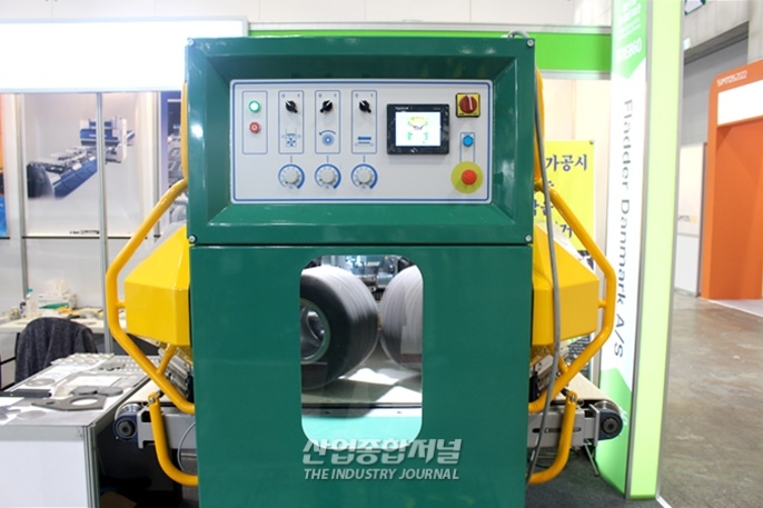 [SIMTOS 2022] 거칠어진 금속 절단면, 매끈하게 다듬는 디버링 머신 - 산업종합저널 전시회