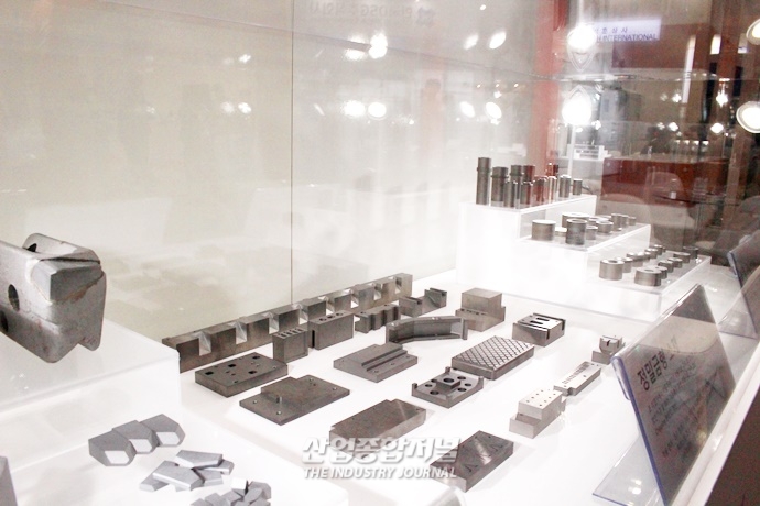 [SIMTOS 2022] 초경합금으로 만든 다양한 산업용 툴 - 산업종합저널 전시회