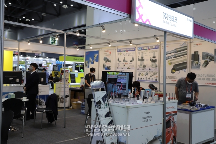 [SIMTOS 2022] 버 제거·연마 자동화 실현 솔루션 제공 - 산업종합저널 전시회