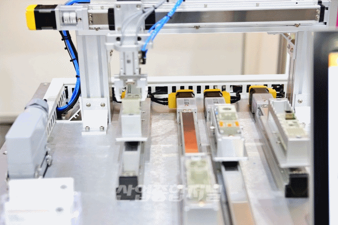 [SIMTOS 2022] 심토스 2022, 직교로봇 활용한 인서트 등장 - 산업종합저널 전시회