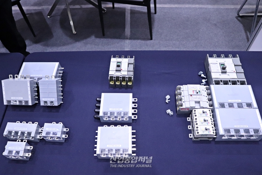 전시회 다시보기-각종 전기 기자재 한 자리에 - 산업종합저널 전시회
